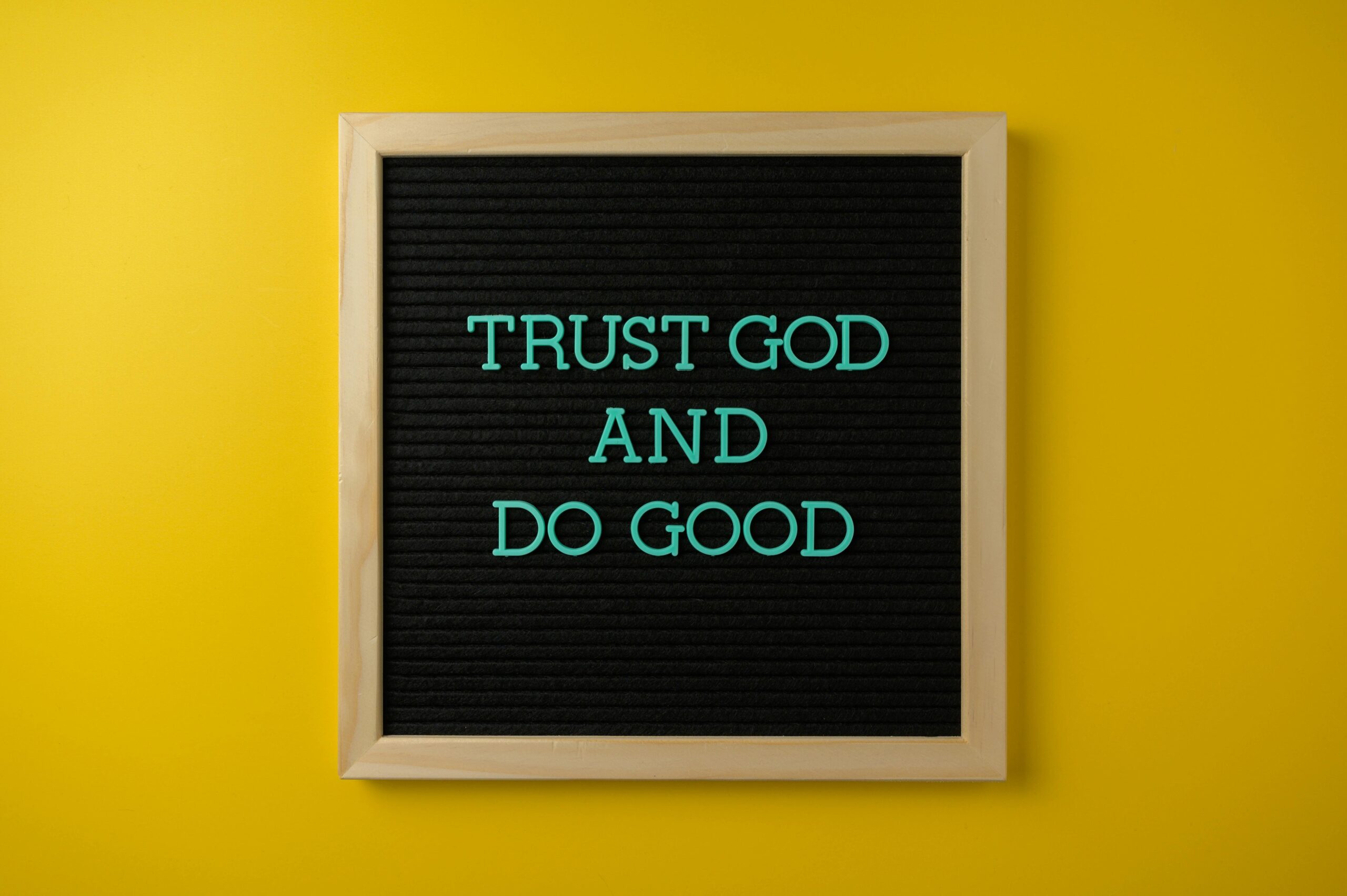 AEJuice Brett Sayles-8982045